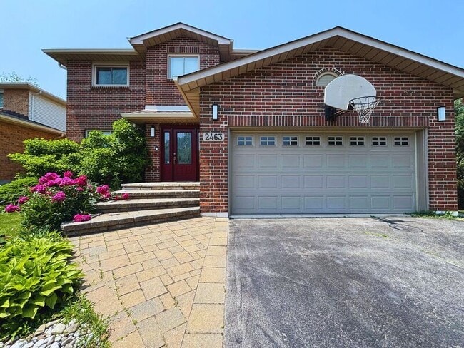property at 2463 Overton Dr
