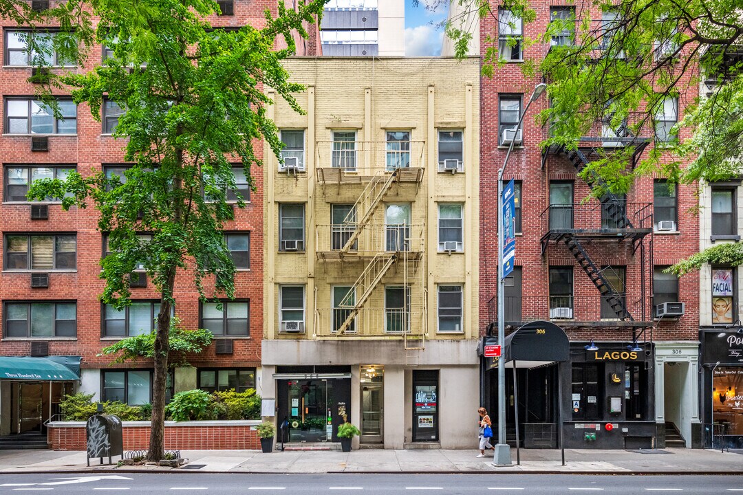 308 E 49th St in New York, NY - Foto de edificio