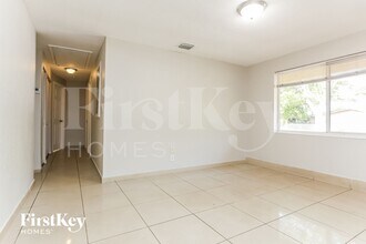 2230 SW 47th Ave in Fort Lauderdale, FL - Building Photo - Building Photo