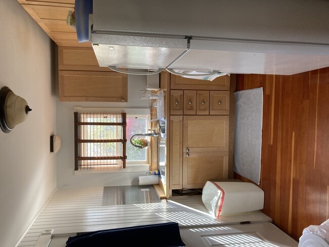 7 Pine Grove Ln in Nantucket, MA - Building Photo - Building Photo