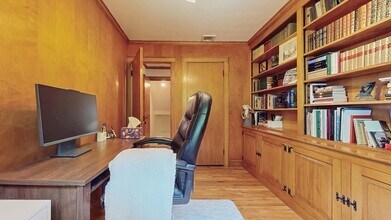 36 Lorna Rd in Newton, MA - Building Photo - Building Photo