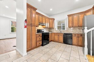 149 37th St in Union City, NJ - Building Photo