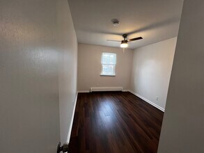 50 Thomas Rd, Unit 52 in Aston, PA - Foto de edificio - Building Photo