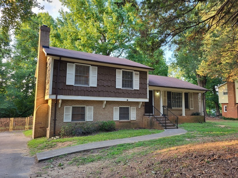 801 Archdale Dr in Charlotte, NC - Building Photo