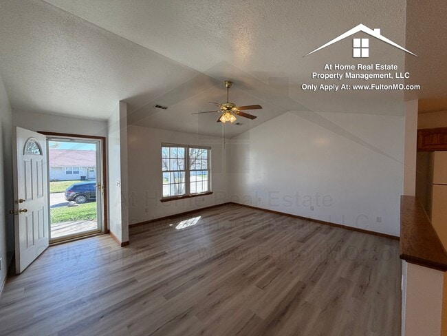 1117-1119 Ashton Cir E in Fulton, MO - Building Photo - Building Photo