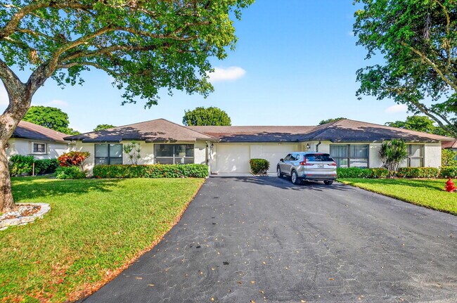 4866 Dovewood Cir