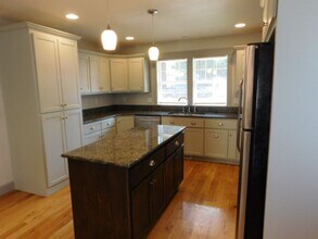 575 Browning Ave SE in Salem, OR - Building Photo - Building Photo