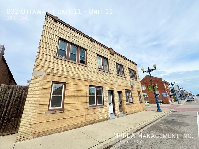 property at 832 Ottawa St