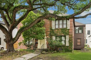 2308 McClendon St in Houston, TX - Building Photo