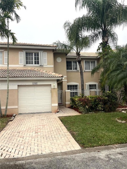 17092 NW 22nd St, Unit E-2419 in Pembroke Pines, FL - Building Photo - Building Photo