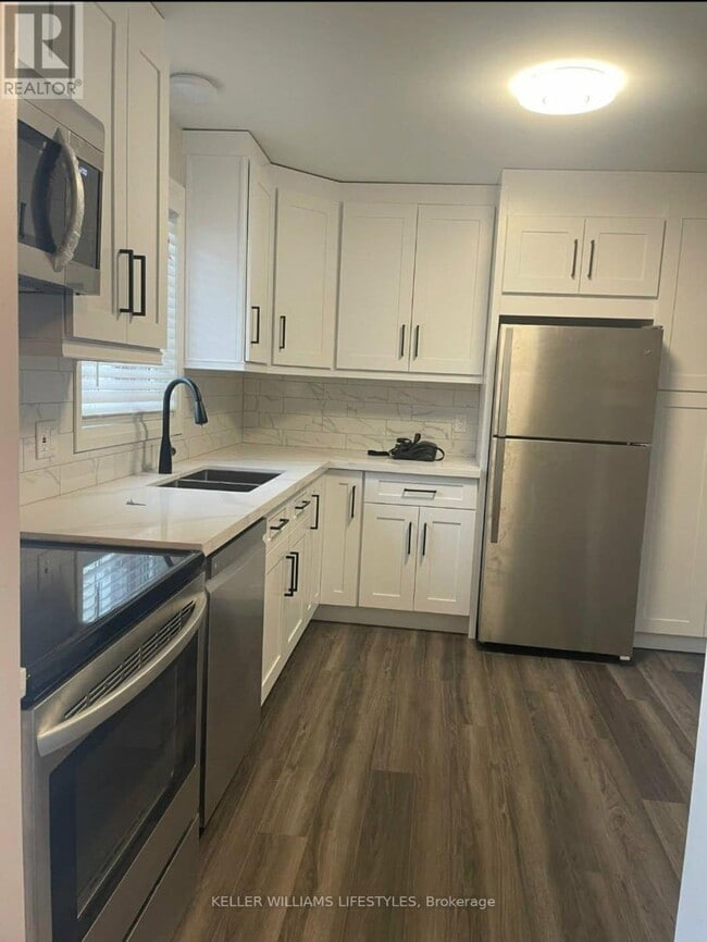 70 Chapman Ct in London, ON - Building Photo - Building Photo