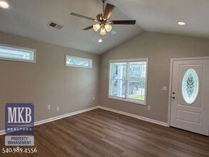 2322 Yeager Ave NE in Roanoke, VA - Building Photo - Building Photo