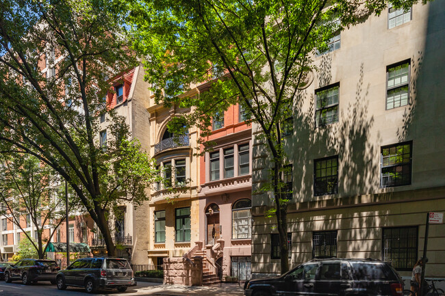 59 E 73rd St in New York, NY - Foto de edificio - Building Photo