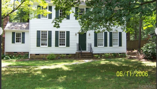 10403 Warren Rd in Glen Allen, VA - Foto de edificio - Building Photo