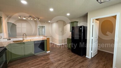 3012 Keri Dr in Lancaster, TX - Building Photo - Building Photo