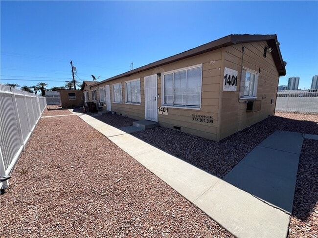 1401 S Casino Center Blvd in Las Vegas, NV - Building Photo - Building Photo