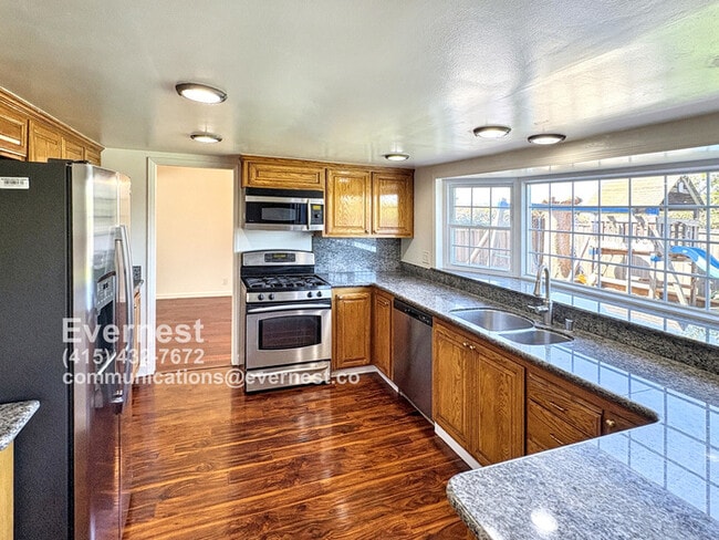 property at 1571 Sun Ln