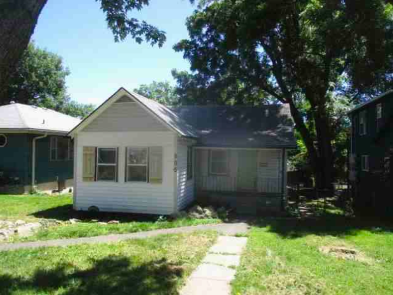 805 S Hardy Ave in Independence, MO - Building Photo