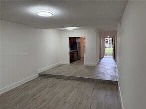 2700 Coral Springs Dr in Coral Springs, FL - Foto de edificio - Building Photo