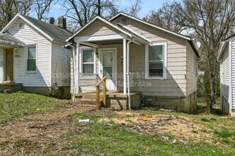 5635 Hodiamont Ave in Jennings, MO - Building Photo - Building Photo