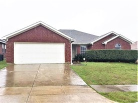 7908 Rattlers Ct in Arlington, TX - Building Photo