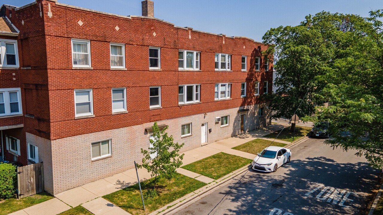 4215 N Lockwood Ave in Chicago, IL - Building Photo