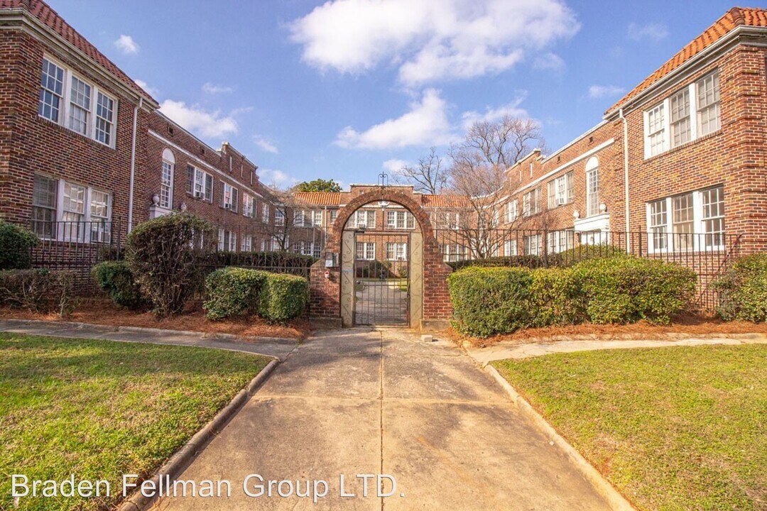 1460 W Peachtree St NW in Atlanta, GA - Building Photo