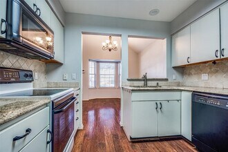 17820 Windflower Way in Dallas, TX - Building Photo - Building Photo