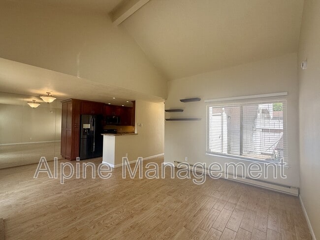 2657 Kentworth Way in Santa Clara, CA - Foto de edificio - Building Photo