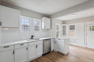 174 E 196th St in Euclid, OH - Building Photo - Building Photo