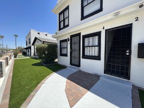 16th Ave Apartments in Phoenix, AZ - Building Photo - Building Photo