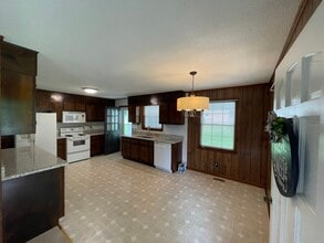 309 Shasta Ave in Dayton, TN - Foto de edificio - Building Photo