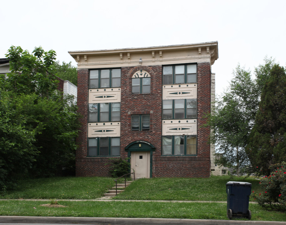 2704-2706 Benton Blvd in Kansas City, MO - Foto de edificio