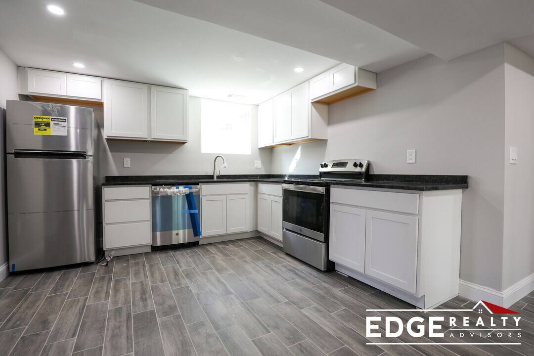 14 Glenmont Rd in Boston, MA - Building Photo