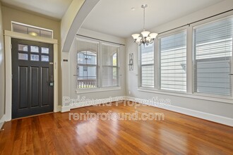 11317 NW Odeon Ln in Portland, OR - Building Photo - Building Photo