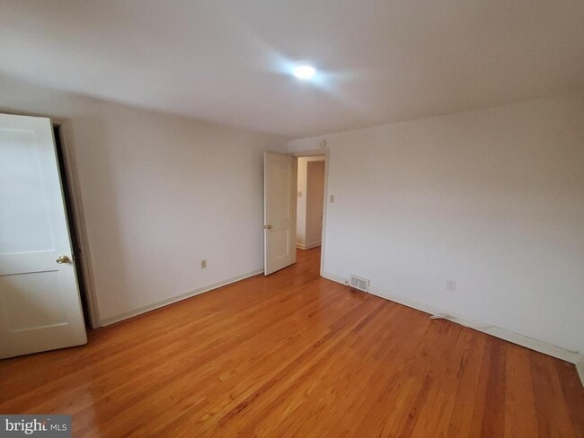 16 St Albans Ave in Newtown Square, PA - Building Photo - Building Photo