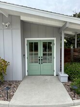 950 Crescent Dr in Vista, CA - Building Photo - Building Photo