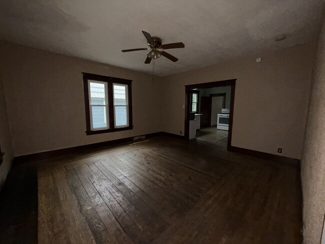 property at 514 W Marion St
