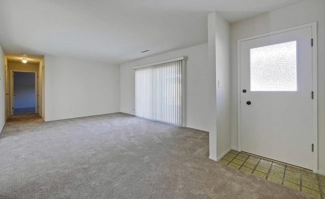 301 College Ave in Palo Alto, CA - Building Photo - Building Photo