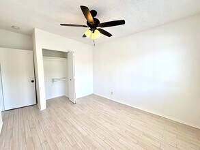 203 E 53rd St, Unit #3 in Los Angeles, CA - Foto de edificio - Building Photo