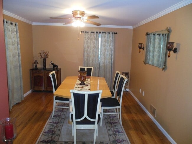 12 Sine Rd in Edison, NJ - Building Photo - Building Photo