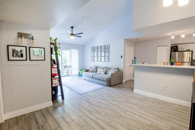 12172 Saint Andrews Plz, Unit 307 in Miramar, FL - Building Photo - Building Photo