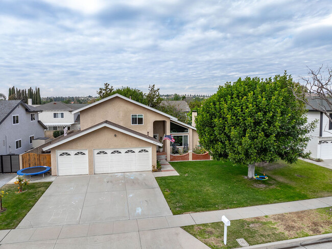 7589 E Calle Durango, Unit Room #1 in Anaheim, CA - Foto de edificio - Building Photo