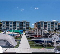 5600 Lake Edge Rd, Unit Waubesa shores in McFarland, WI - Building Photo