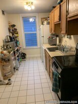 216 Freeman St, Unit 2 in Brookline, MA - Building Photo