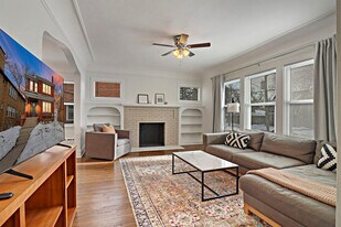 906 W Keith Ave, Unit SI ID1370216P in Waukegan, IL - Building Photo