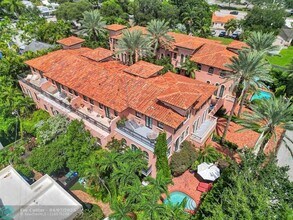 31 SE 10th Ave in Fort Lauderdale, FL - Building Photo - Building Photo