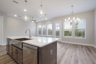 10930 Keaton Landing Dr in Houston, TX - Building Photo - Building Photo