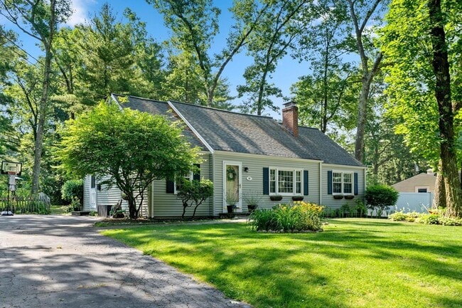 38 Barry Ln in Simsbury, CT - Building Photo - Building Photo