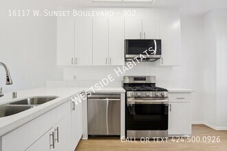 16117 W Sunset Blvd in Los Angeles, CA - Building Photo - Building Photo